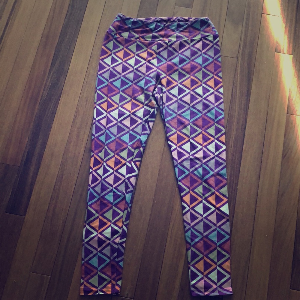 Lularoe one size leggings never worn